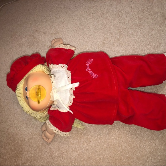 Cabbage patch doll - Picture 1 of 5